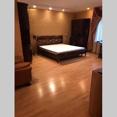 One Bedroom Kreschatik Str 4 キエフ エクステリア 写真