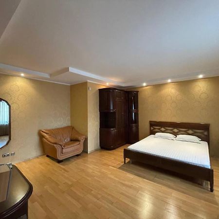 One Bedroom Kreschatik Str 4 キエフ エクステリア 写真