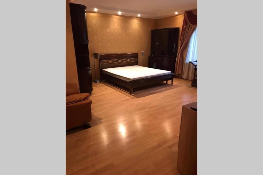One Bedroom Kreschatik Str 4 キエフ エクステリア 写真