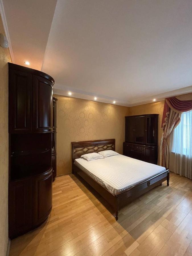 One Bedroom Kreschatik Str 4 キエフ エクステリア 写真