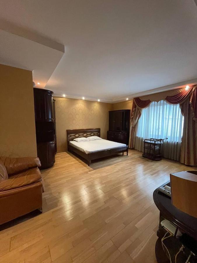 One Bedroom Kreschatik Str 4 キエフ エクステリア 写真
