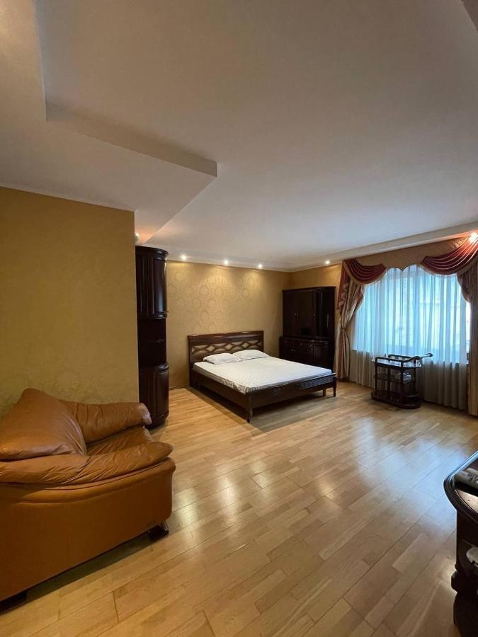 One Bedroom Kreschatik Str 4 キエフ エクステリア 写真